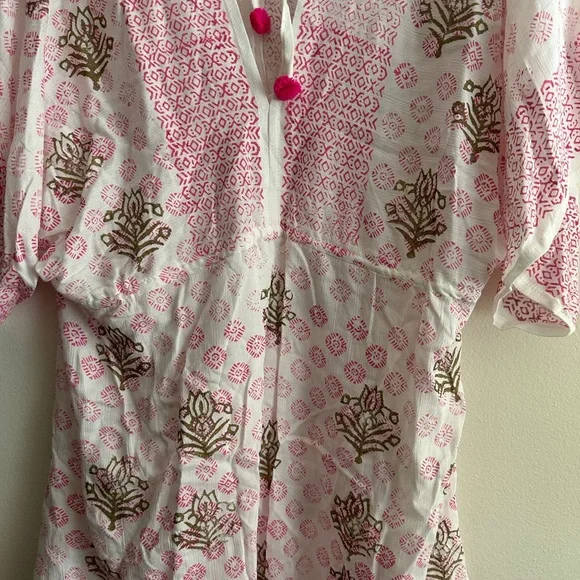 Floral Pink and White Beach cover up - Picture 4 of 5